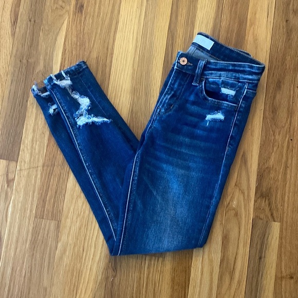 Vervet Women’s Blue Ripped Skinny Jeans Size 24